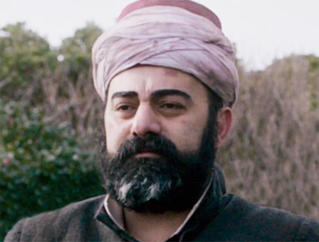 Mert Aygün Ertuğrul 1890 filminde imam Ali Efendi rolünde