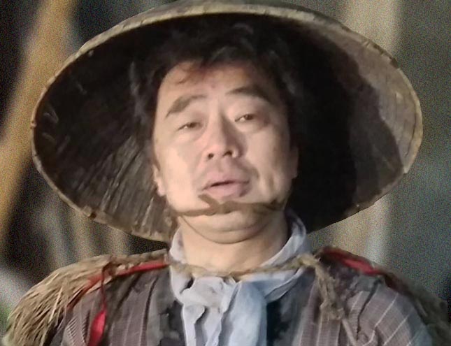 Man Kato Ertuğrul 1890 filminde Kuşimoto köylüsü rolünde