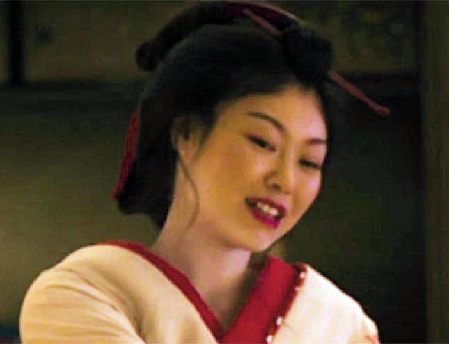 Akane Owaki Ertuğrul 1890 filminde Kuşimotolu dansöz rolünde (Can Akalın olarak da bilinir)