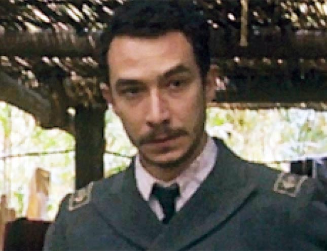 Sedat Ali Erdinç Ertuğrul 1890 filminde Ertuğrul fırkateyni subayı rolünde (Sedat Ali Erdinc olarak da yazılır)